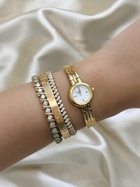 AUTHENTIC VINTAGE SEIKO DAINTY WATCH